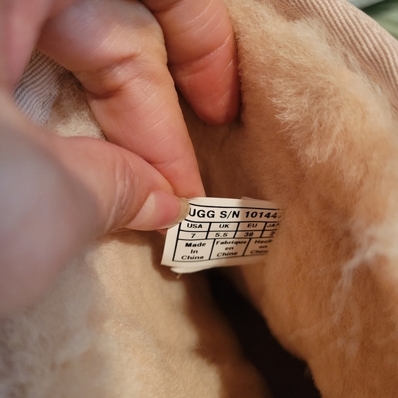 Ugg Classic Short Crystal Diamond Boots #400 ugg s/n 1014471 - Picture 12 of 17